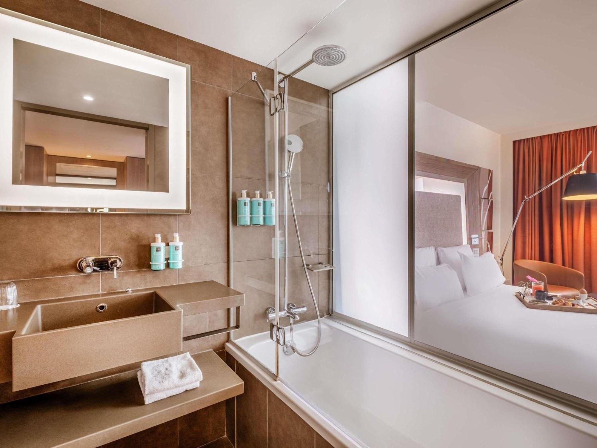 Executive Double Room Sofa River View
