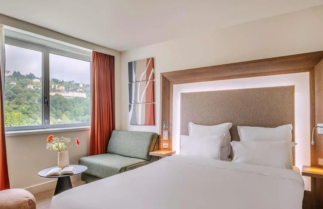 Novotel Lyon Confluence-1